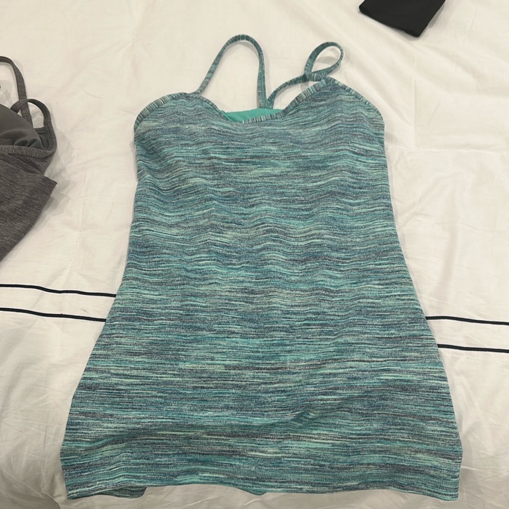 Lulu lemon tank w built in bra